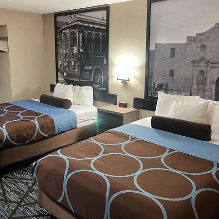 Super 8 By Wyndham San Antonio Downtown Ne Hotel Exterior foto